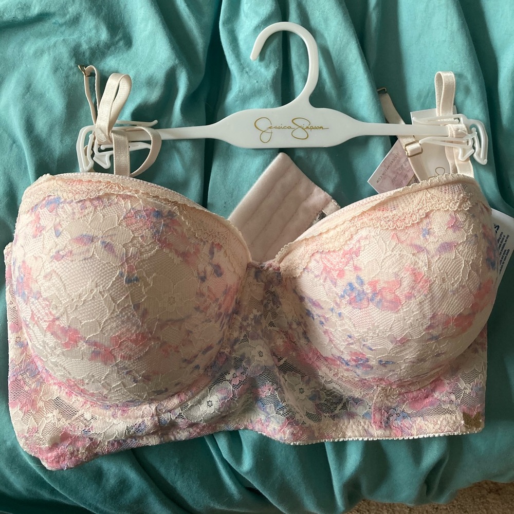 Jessica Simpson Convertible bra